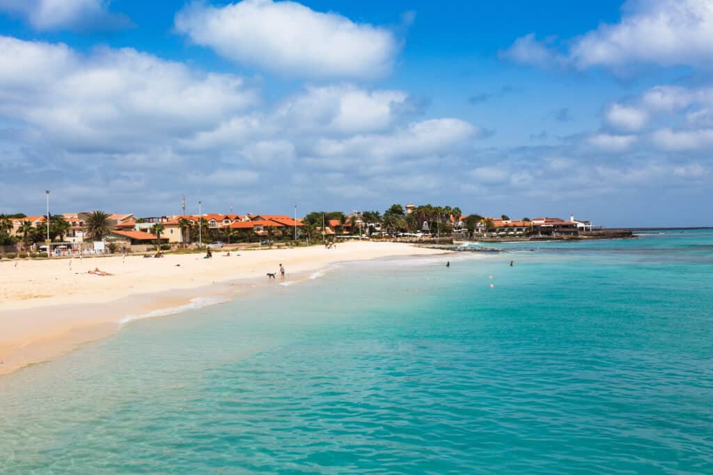 La plage de Santa-Marie sur l'île de Sal.