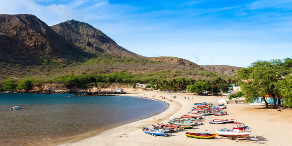 La plage de Tarrafal sur l'île cap verdienne de Santiago.