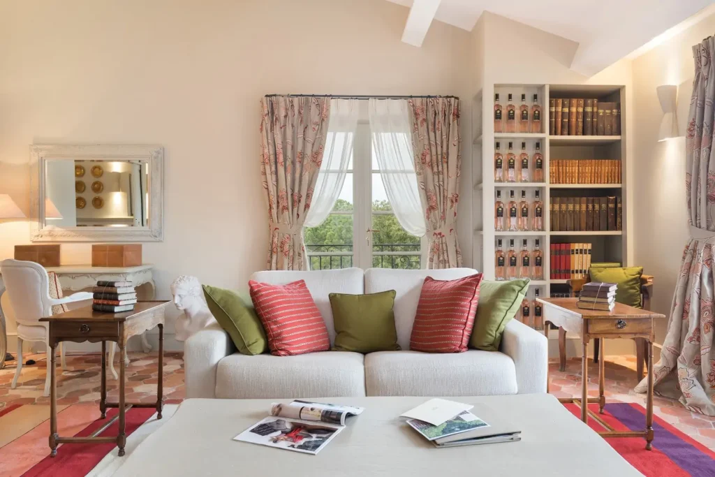 Coin salon dans la Suite Olivier du Château Berne