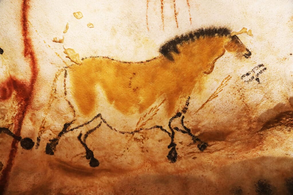 Un cheval préhistorique représenté dans les grottes de Lascaux