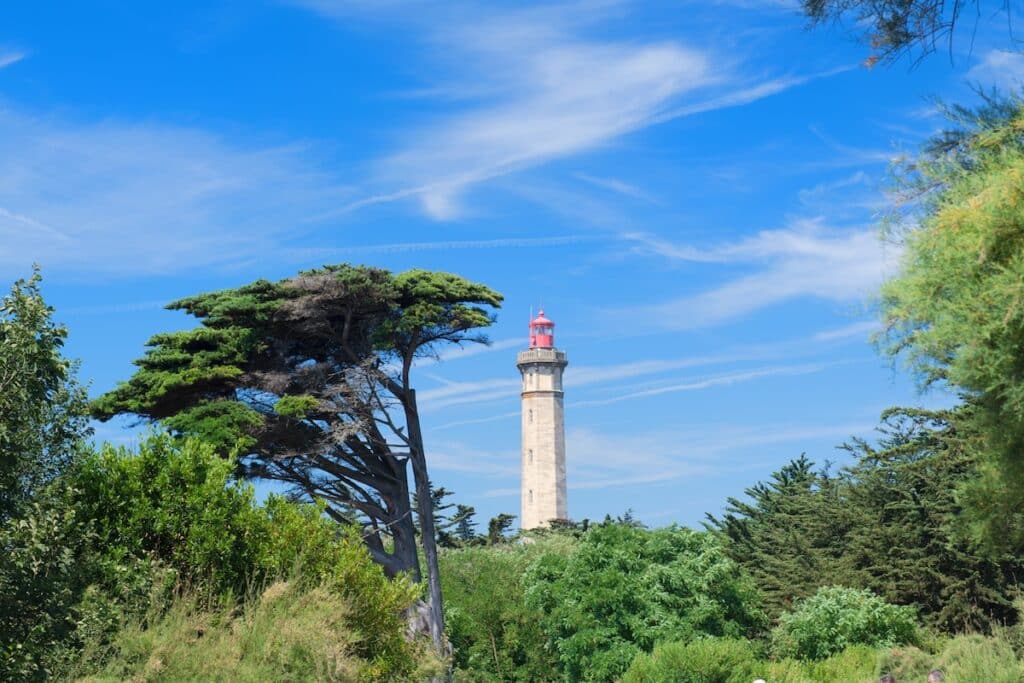 Le phare des Baleine, un incontournable à visiter sur l'île de Ré.