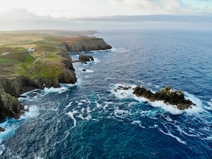 Vue aérienne de Land's End en Cornouailles.