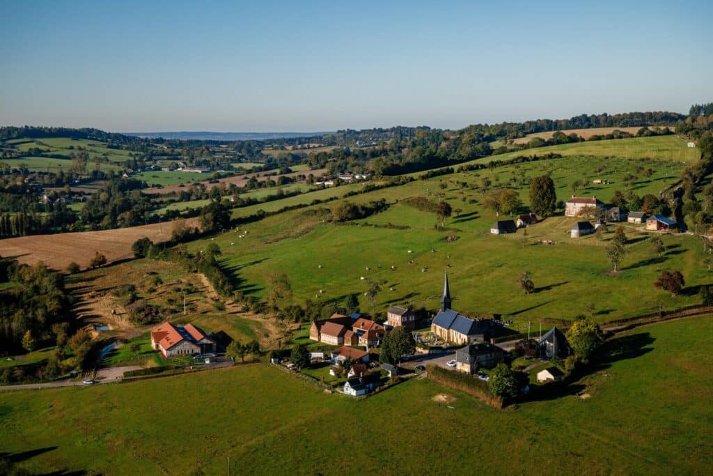 Le village de Camembert vu du ciel