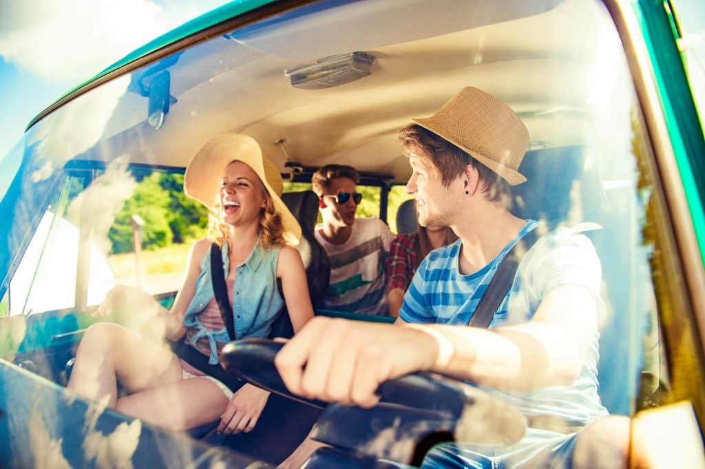 Conduite en sécurité dans un véhicule révisé.