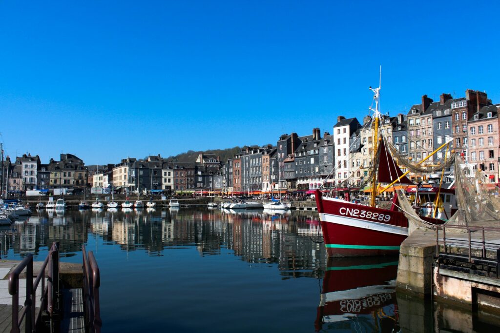 Bateaux amarrés dans le port d'Honfleur
