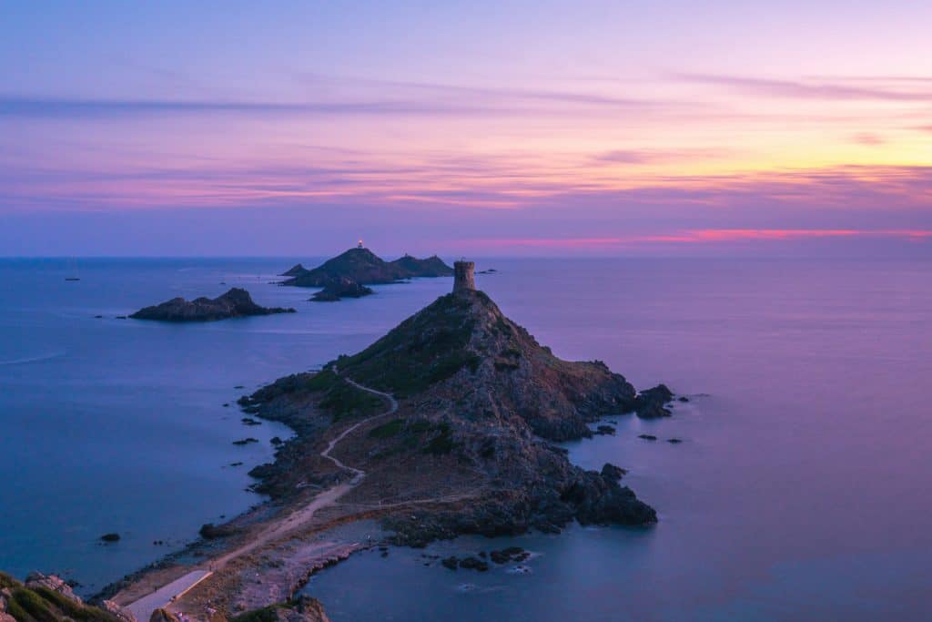 Coucher de soleil sur la la Tour Génoise de la Parata