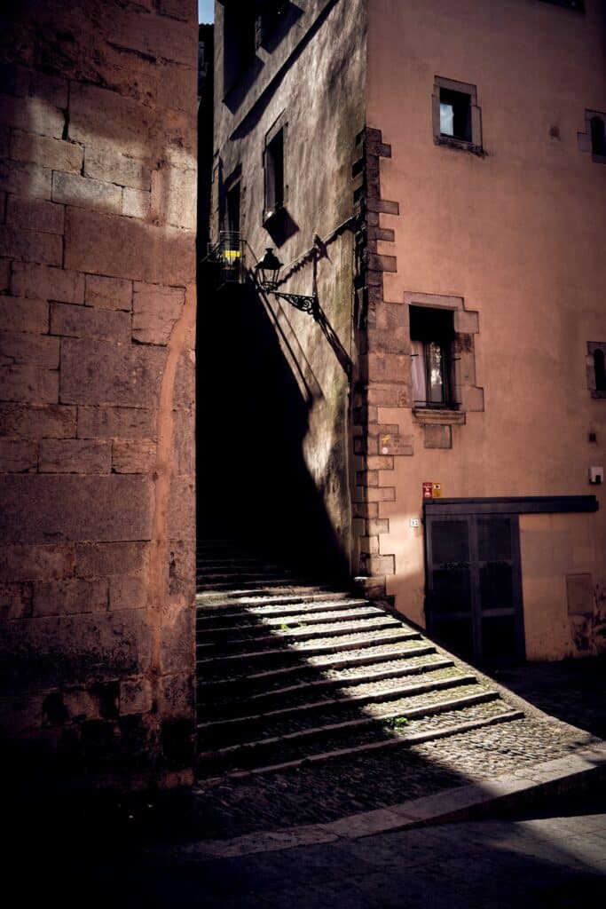Un escalier dans le vieux quartier de Gérone