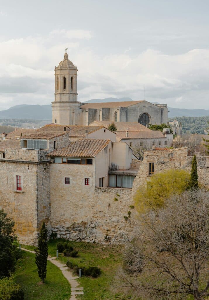 Vue sur la vieille ville depuis le Passeig Archeologico