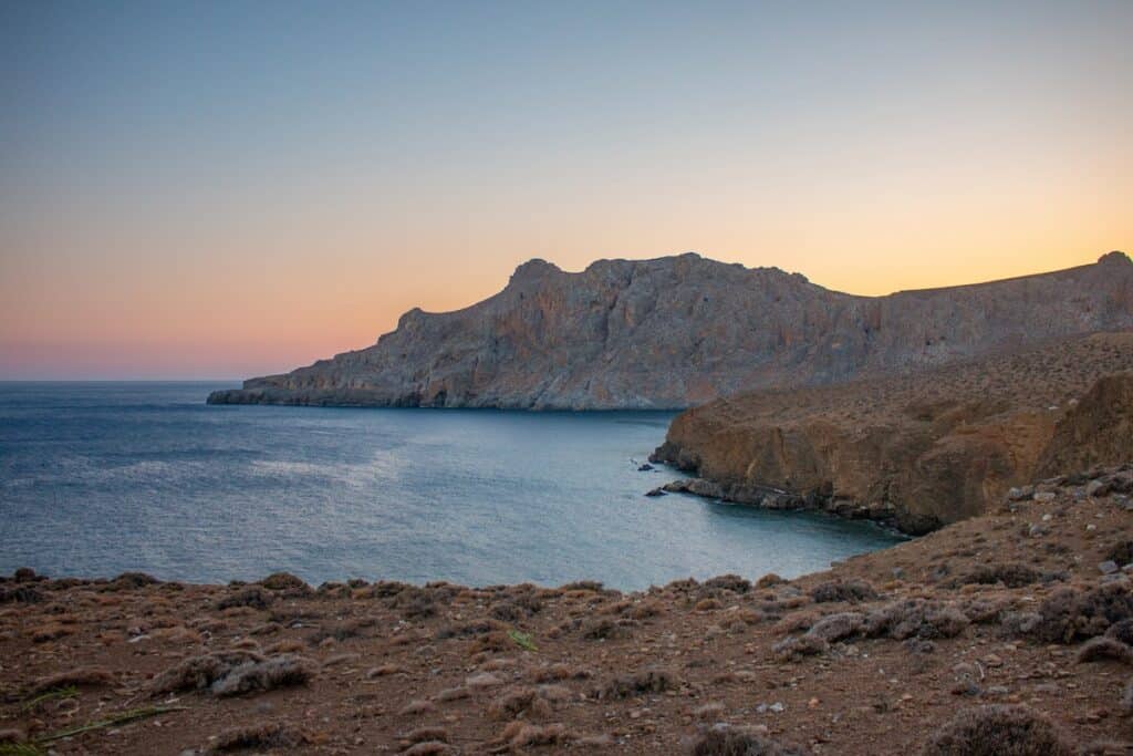 Vue sur la mer Egée des hauteurs de Tripiti