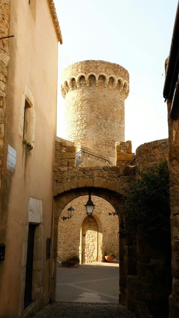 Une tour dans le centre historique de Tossa de Mar