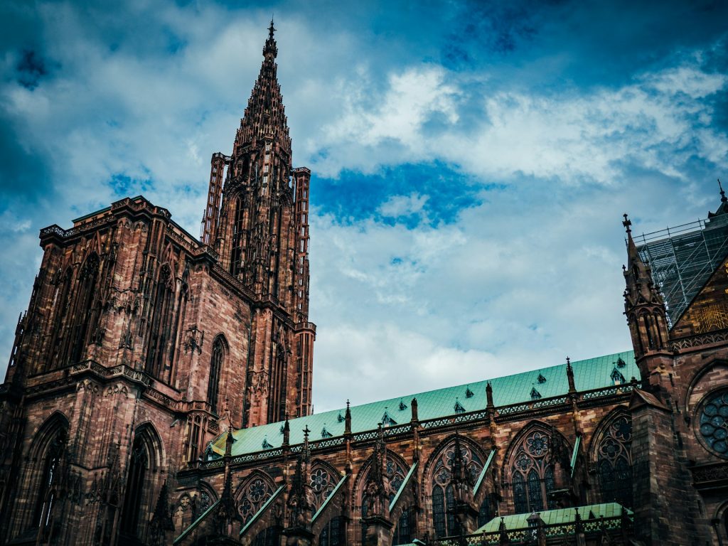 Cathédrale de Strasbourg et sa plateforme en haut de sa flèche.