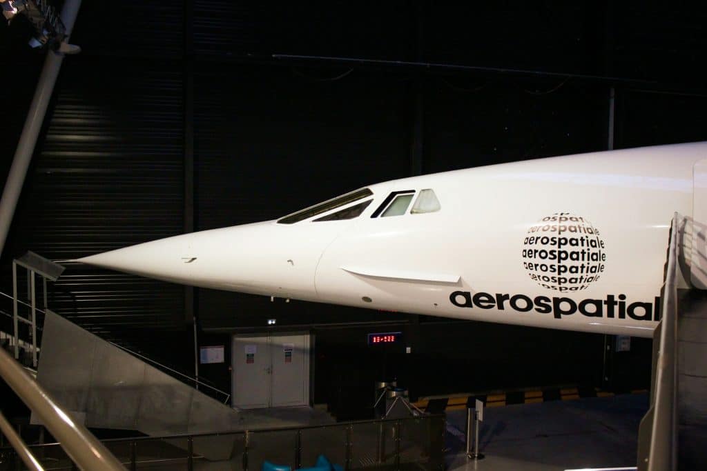 Cockpit et museau d'un concorde présenté au Musée de l'aviation de Toulouse Aeroscopia.