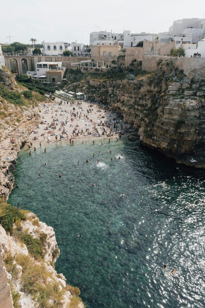 Plage de Lama Monachile à Polignano a Mare