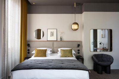 Une chambre design dans le boutique hôtel de l'Abbaye à Lyon