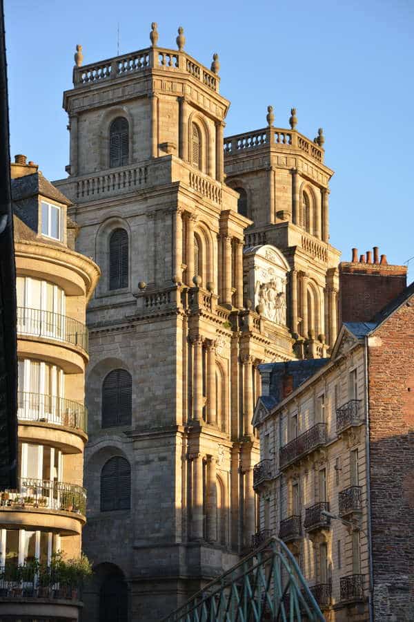 Façade de la Cathédrale Saint Pierre